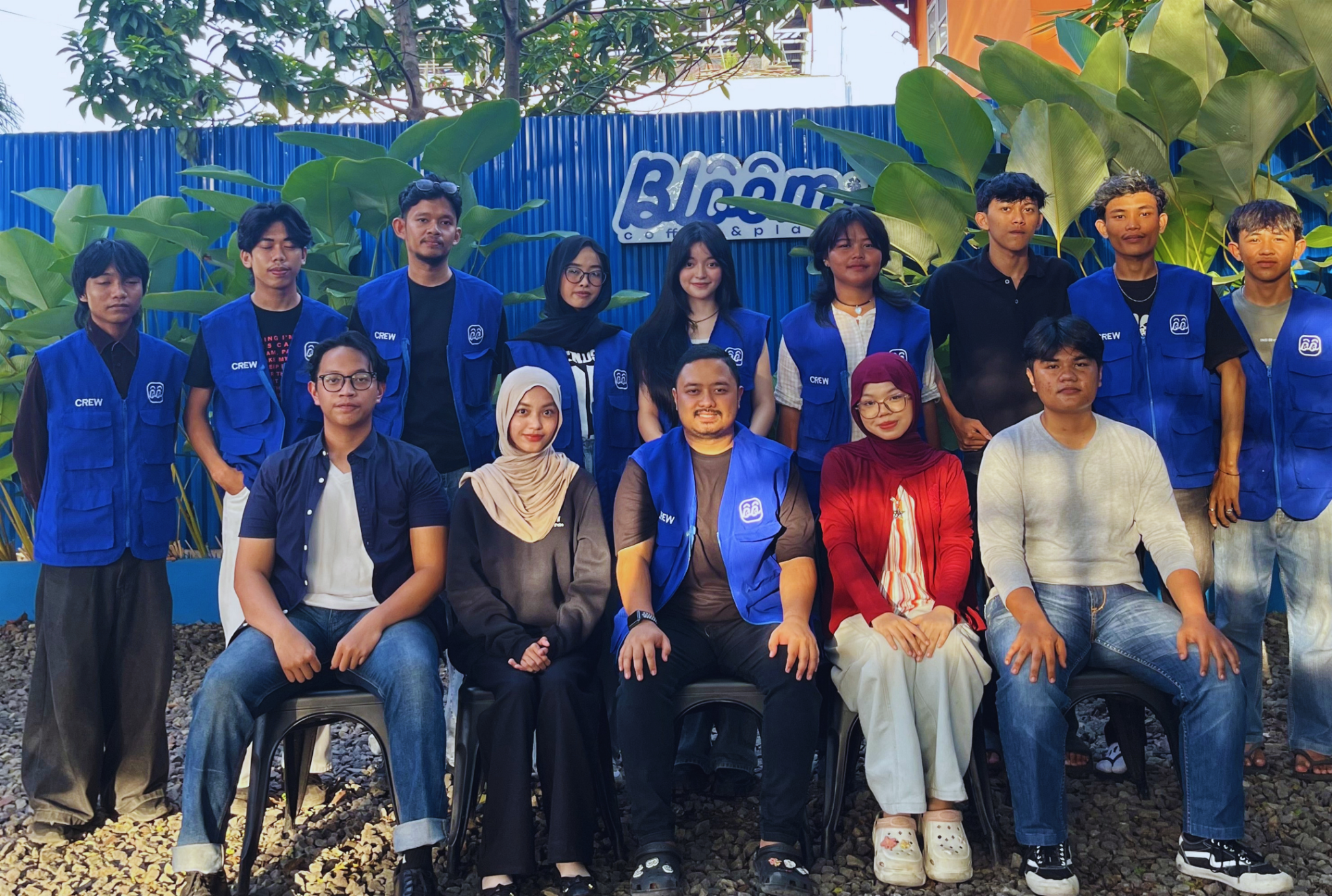 Moment kebersamaan tim Bloom Coffee & Place
