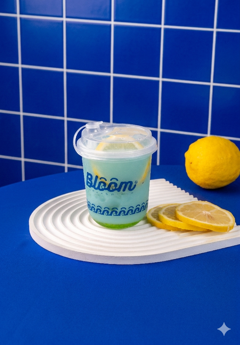 Blue Sky Bloom Coffee & Place dengan tampilan biru segar dan rasa yang menyegarkan