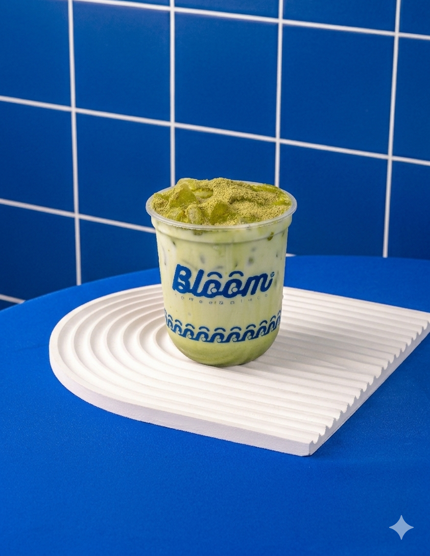 Matcha Bloomshake Bloom Coffee & Place dengan perpaduan matcha dan tekstur milkshake yang creamy