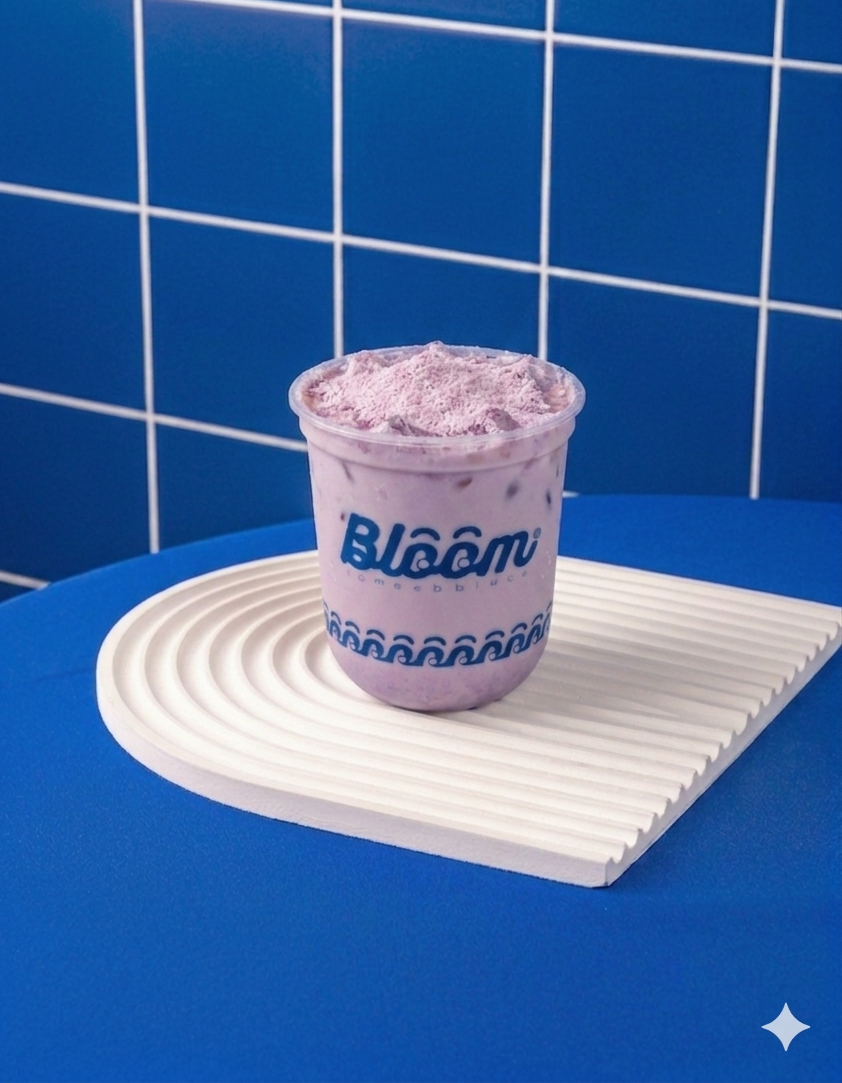 Taro Bloomshake Bloom Coffee & Place dengan cita rasa talas yang khas dan tekstur milkshake yang creamy