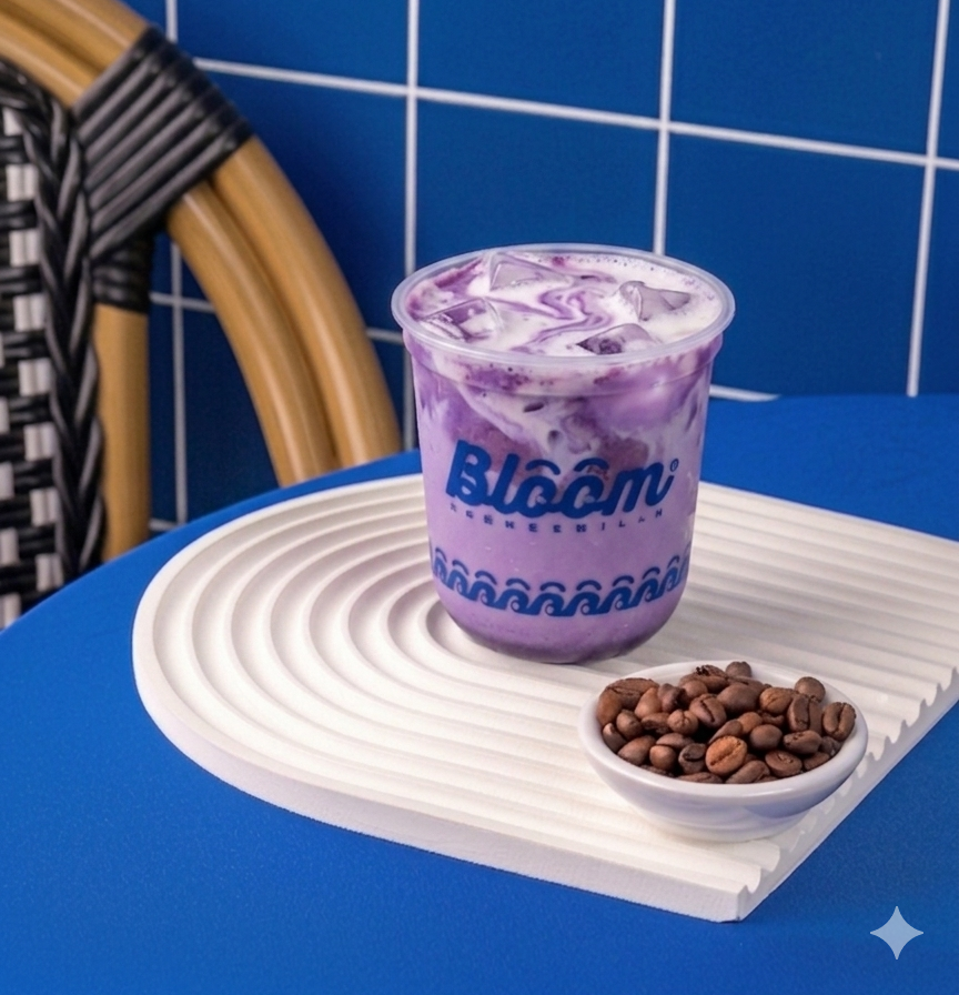 Taro Latte Bloom Coffee & Place dengan cita rasa talas yang manis dan creamy